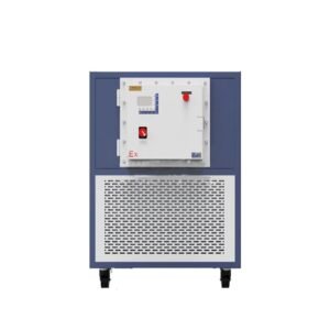Laboratory recirculating chiller with heater, -60°C to 200°C, 30L capacity and dual cooling system