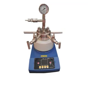High pressure chemical reactor