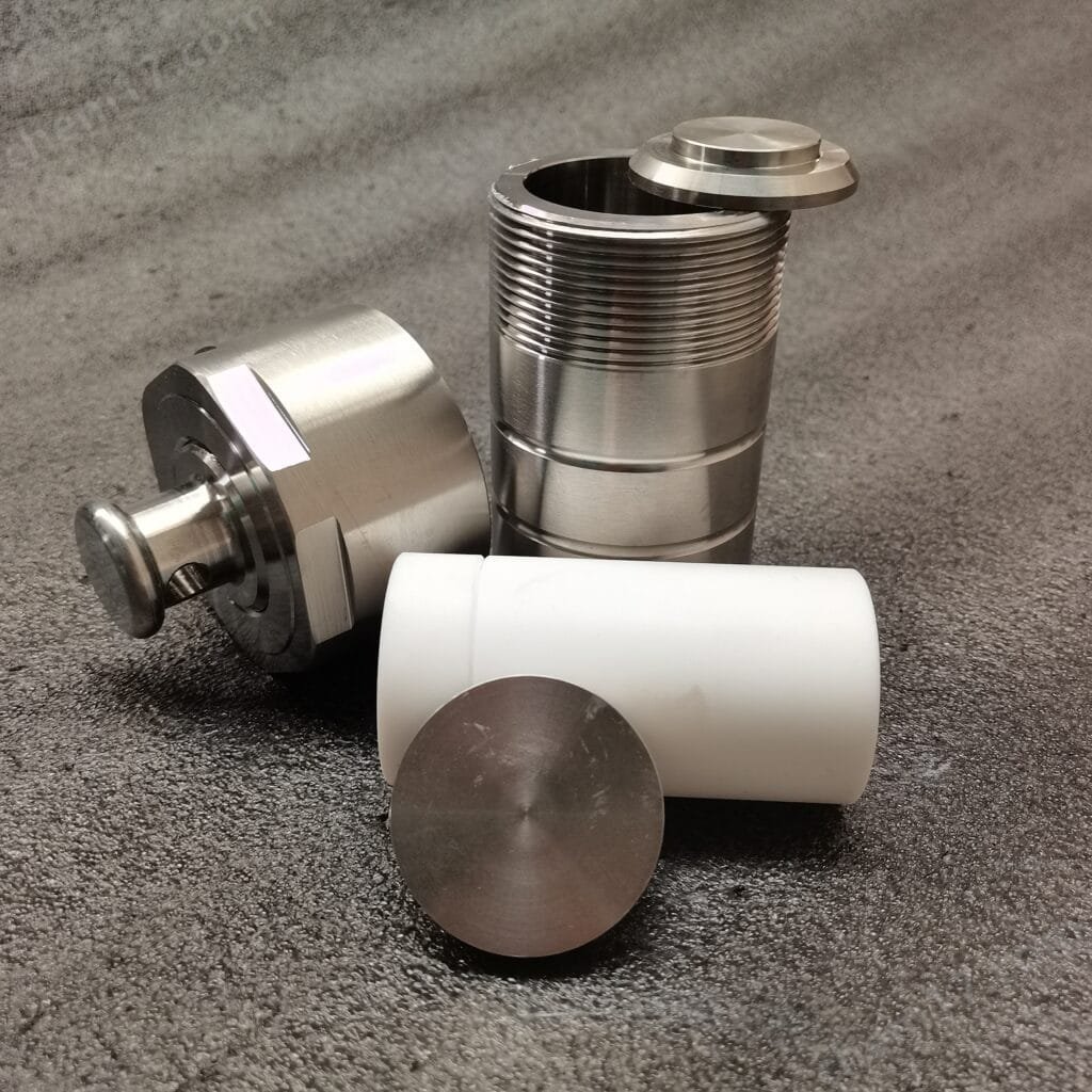 6b492f45c3d0f4c78e84b8e6eed7239a Large capacity hydrothermal vessel