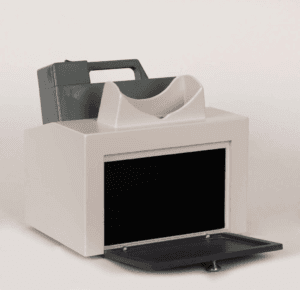 UV Analyzer for Sample Analysis in Darkroom